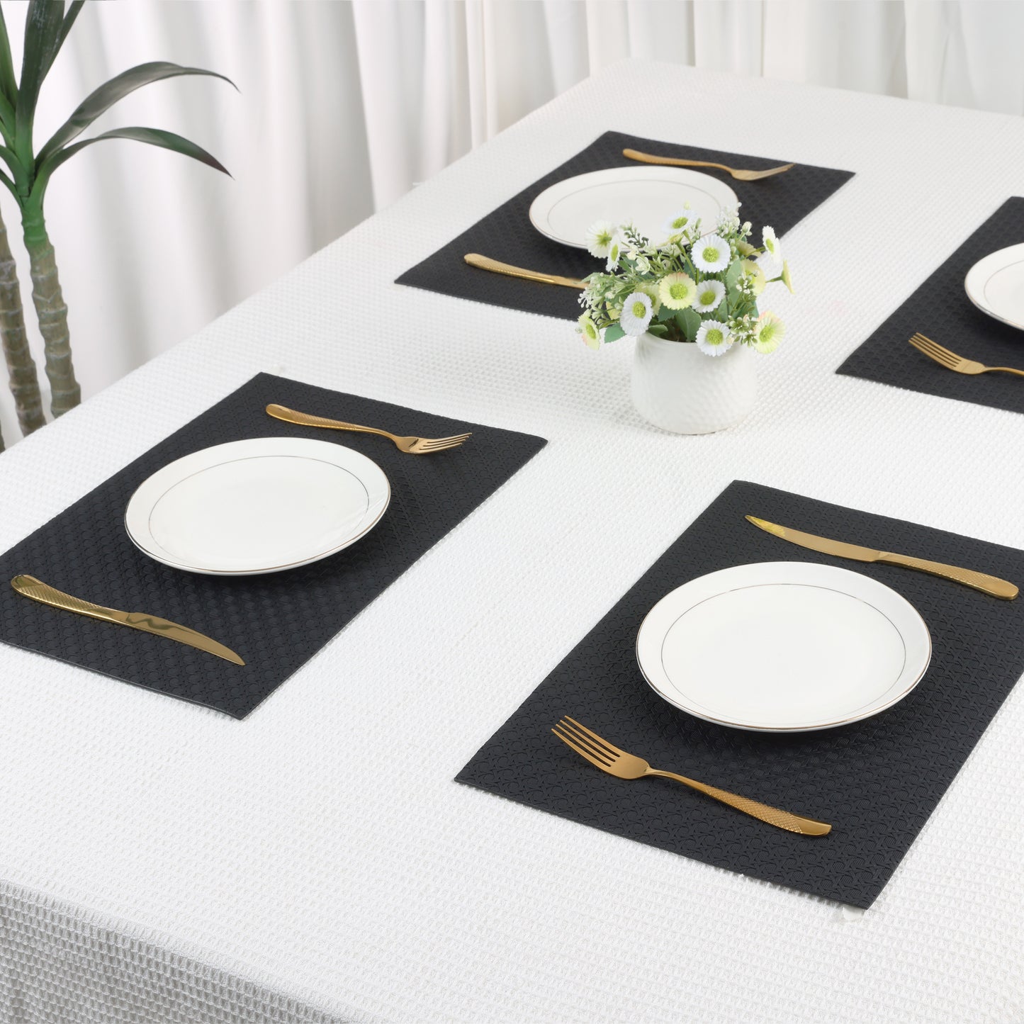 Placemats Set of 6 Woven for Dining Table Decor Indoor Outdoor Washable 17*12in