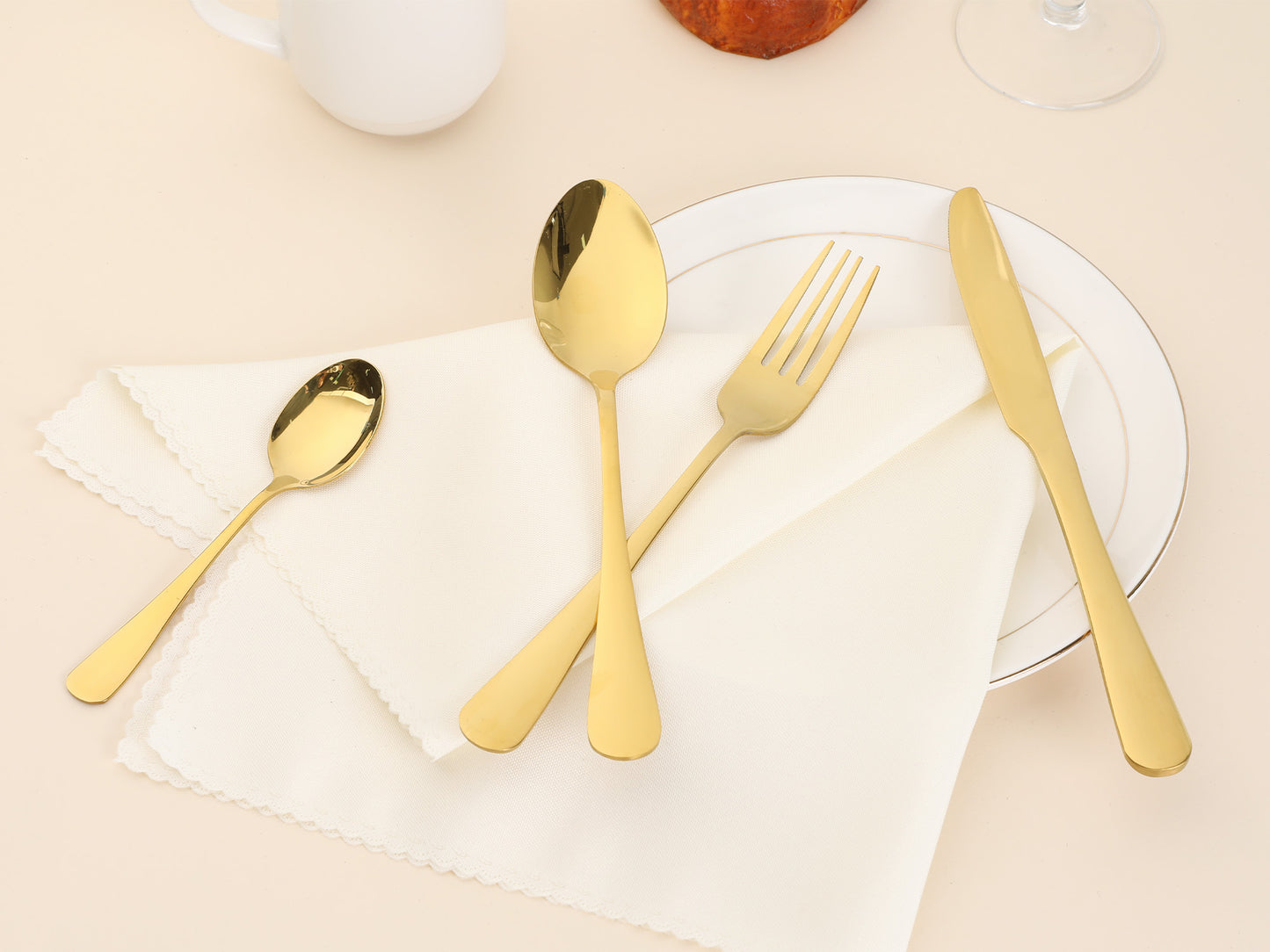 24 Pieces Silverware Set, Stainless Steel Flatware with Spoons and Forks Set