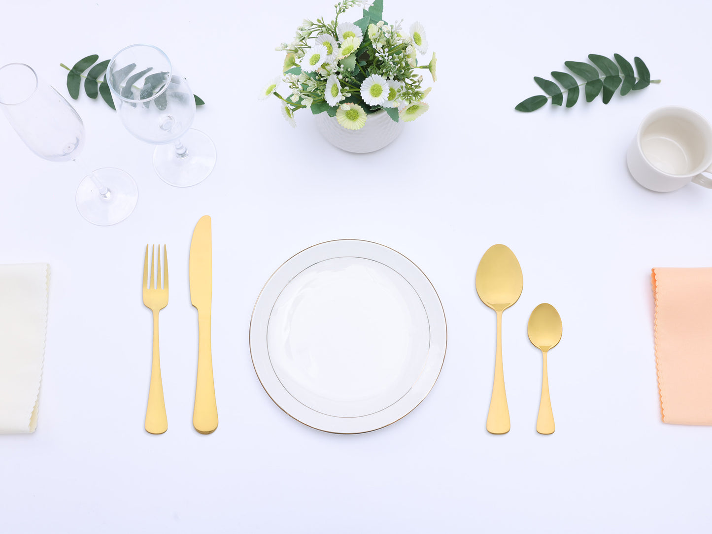 24 Pieces Silverware Set, Stainless Steel Flatware with Spoons and Forks Set