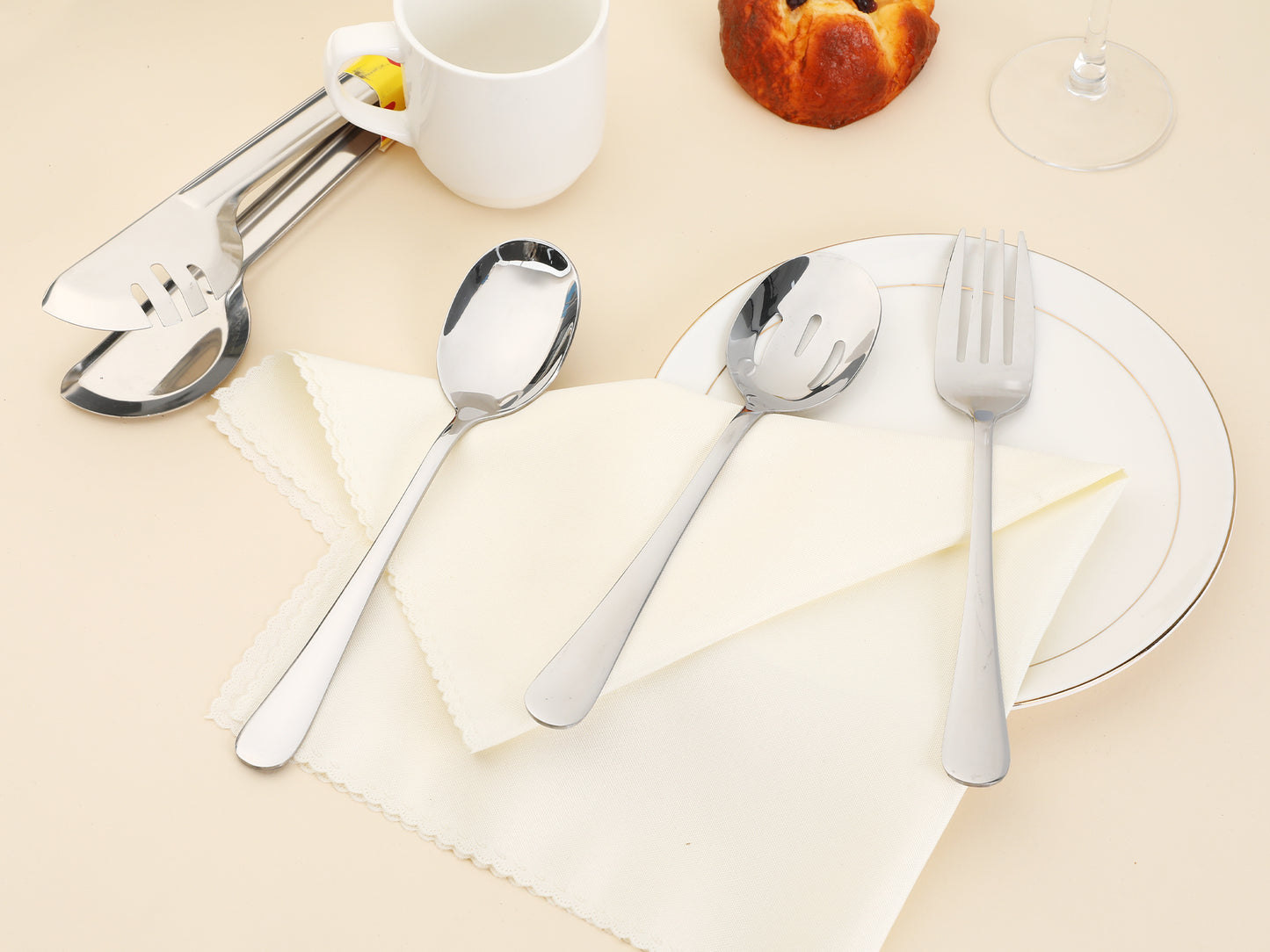 8 Pieces Silverware Set, Stainless Steel Flatware with Spoons and Fork Set