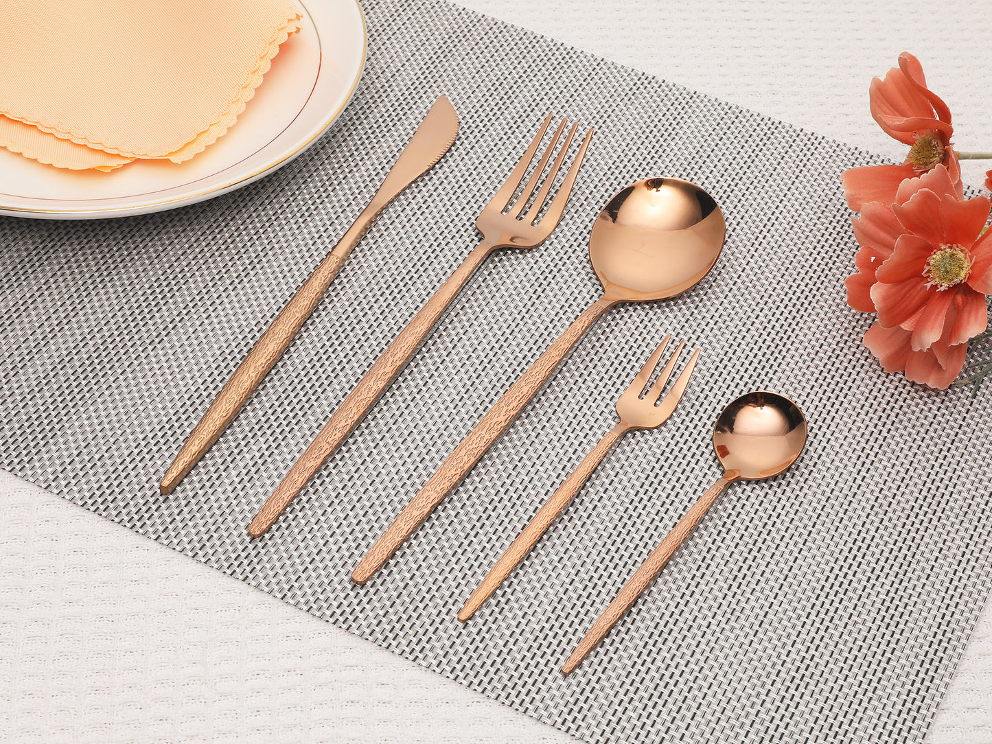 20 Pieces Silverware Set, Stainless Steel Flatware with Knife, Spoons and Forks Set