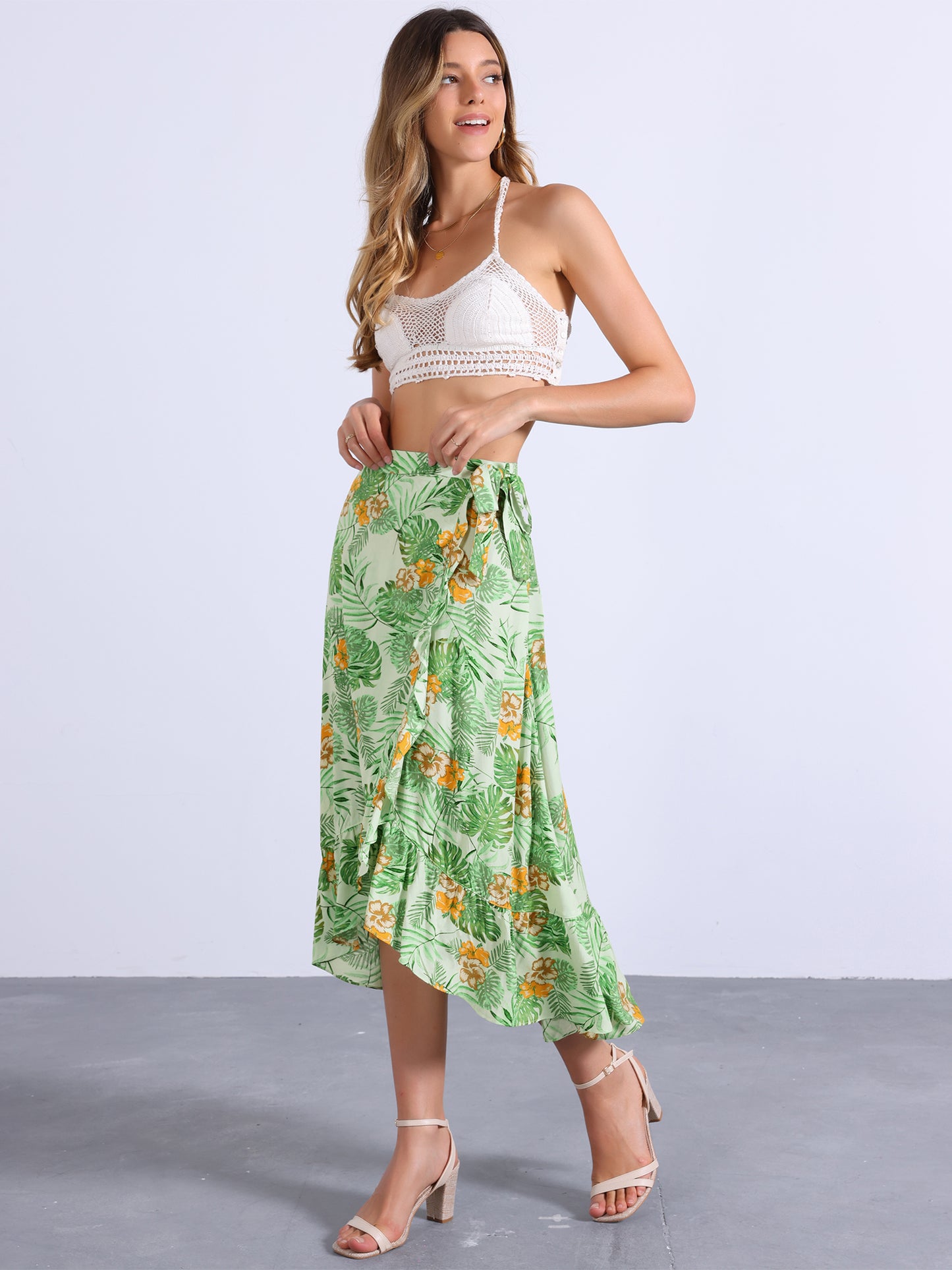 Falda cruzada playera con volantes y nudo para mujer, con estampado floral tropical